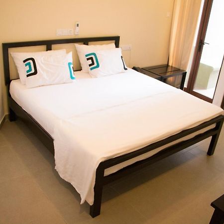 Saninro Hotel - Ragama Exterior photo