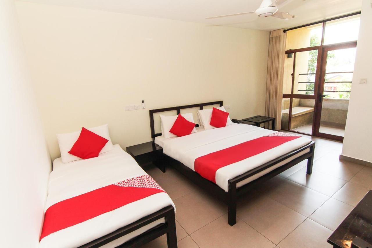 Saninro Hotel - Ragama Exterior photo